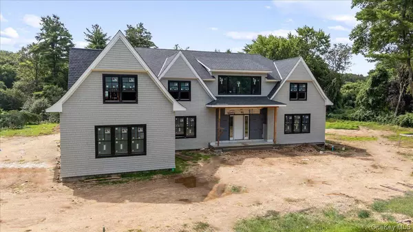 320 Circle RD, Muttontown, NY 11791