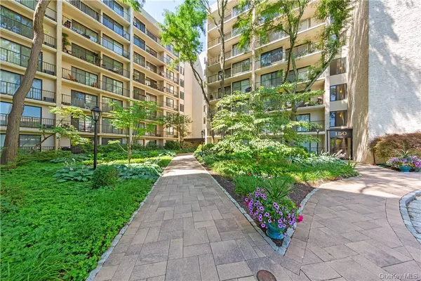 Peekskill, NY 10566,150 Overlook AVE #1S