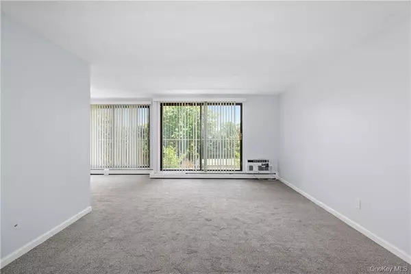 Peekskill, NY 10566,150 Overlook AVE #1S