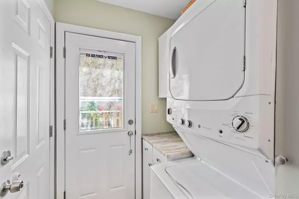 Huntington, NY 11743,6 Emil CT