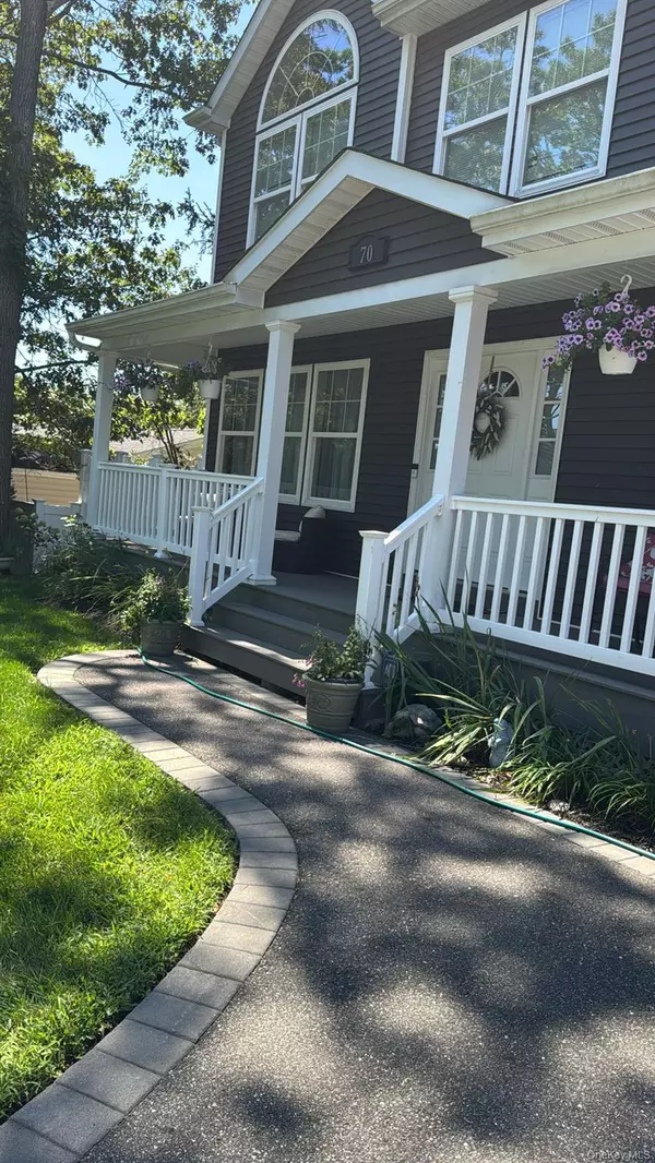 Ronkonkoma, NY 11779,70 W 8th ST