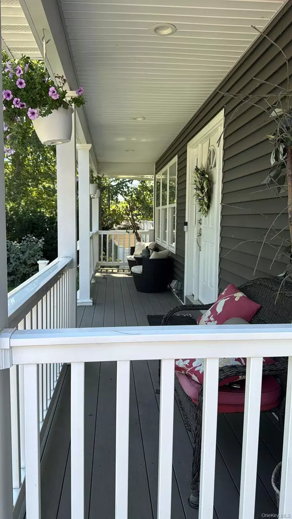 Ronkonkoma, NY 11779,70 W 8th ST