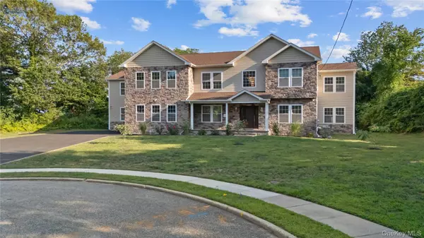 Wheatley Heights, NY 11798,4 Coventry CT