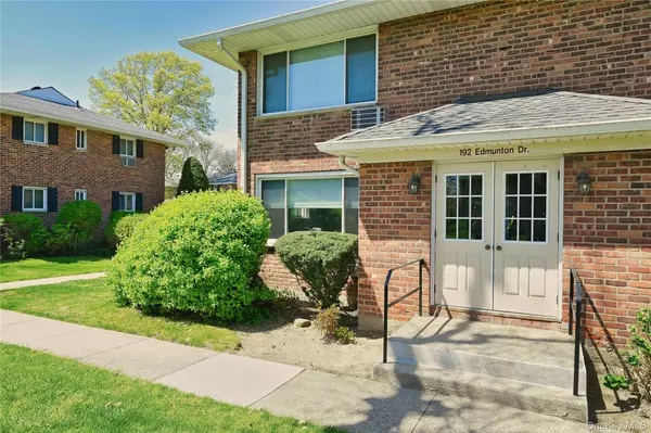 North Babylon, NY 11703,192 Edmunton Dr #D1