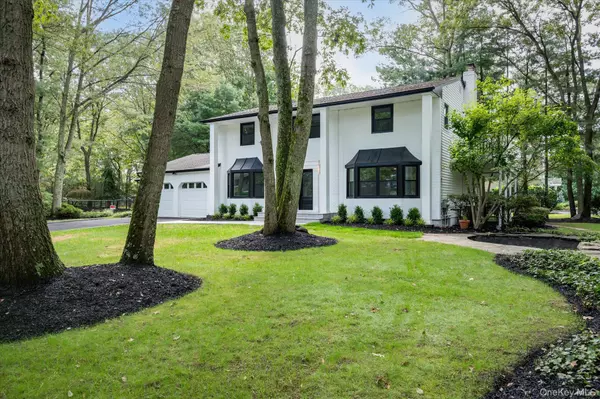 Kings Park, NY 11754,20 Melody LN