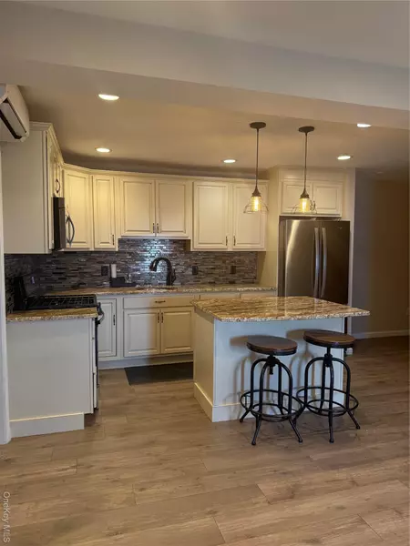 8 McCullums LN #B, Highland Falls, NY 10928