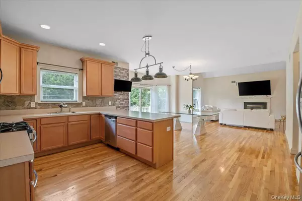 Mount Sinai, NY 11766,23 Island TRL