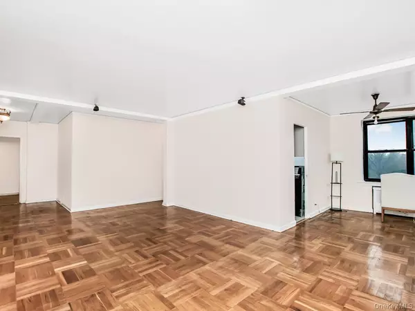 Mount Vernon, NY 10552,101 Ellwood AVE #6H