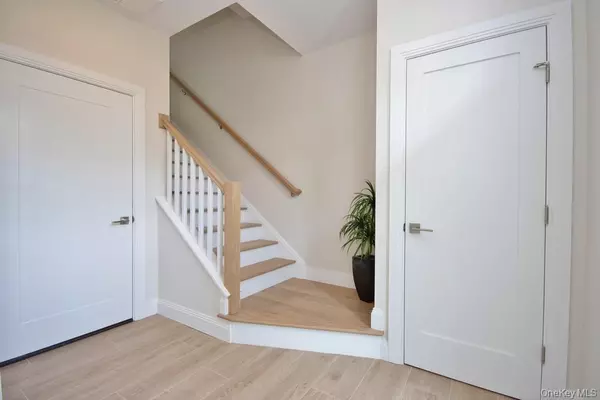 Sleepy Hollow, NY 10591,34 Andrews LN