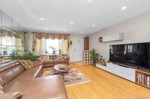 Maspeth, NY 11378,6440 60th AVE