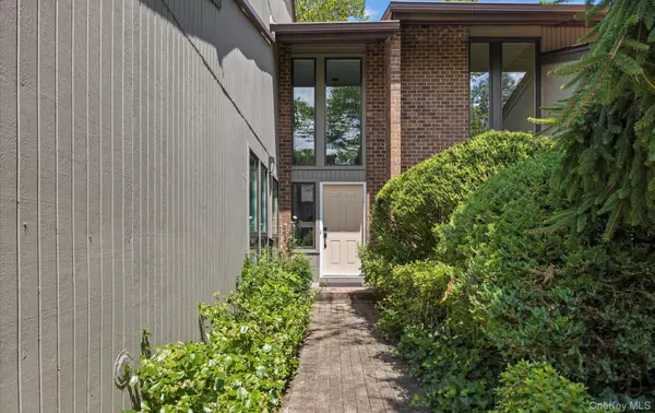 Jericho, NY 11753,36 Carriage House DR