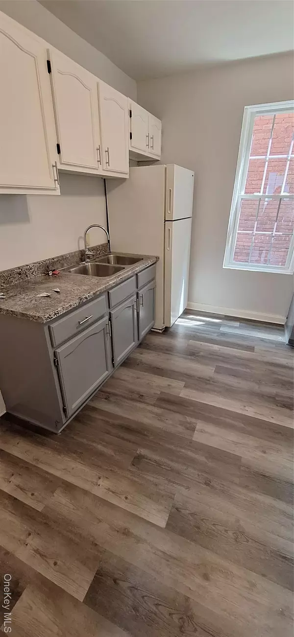 200 N Hamilton ST #1 First Floor -, Poughkeepsie, NY 12601