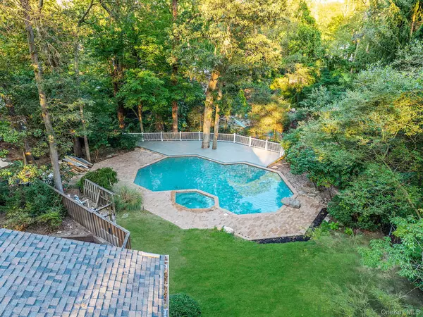 Melville, NY 11747,2 Rawlings DR