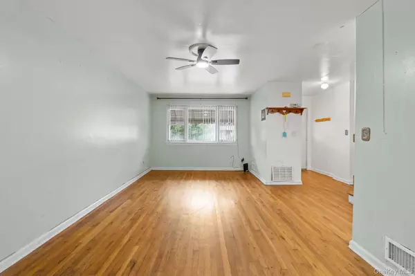 Bronx, NY 10473,160 Stephens AVE