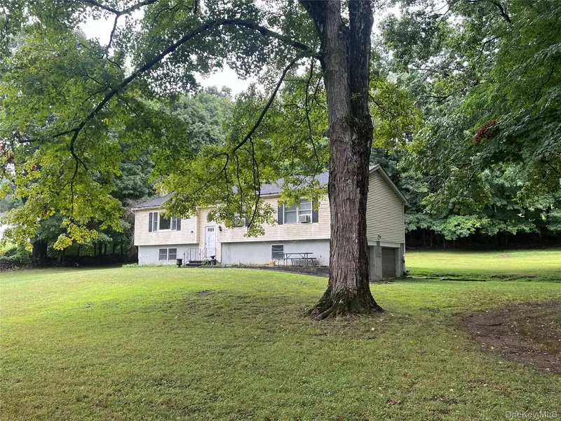 81 Manitou Station RD, Garrison, NY 10524