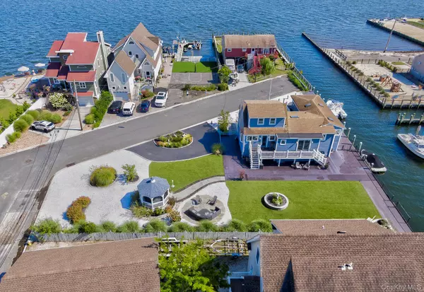 2 Bayview AVE, Lindenhurst, NY 11757