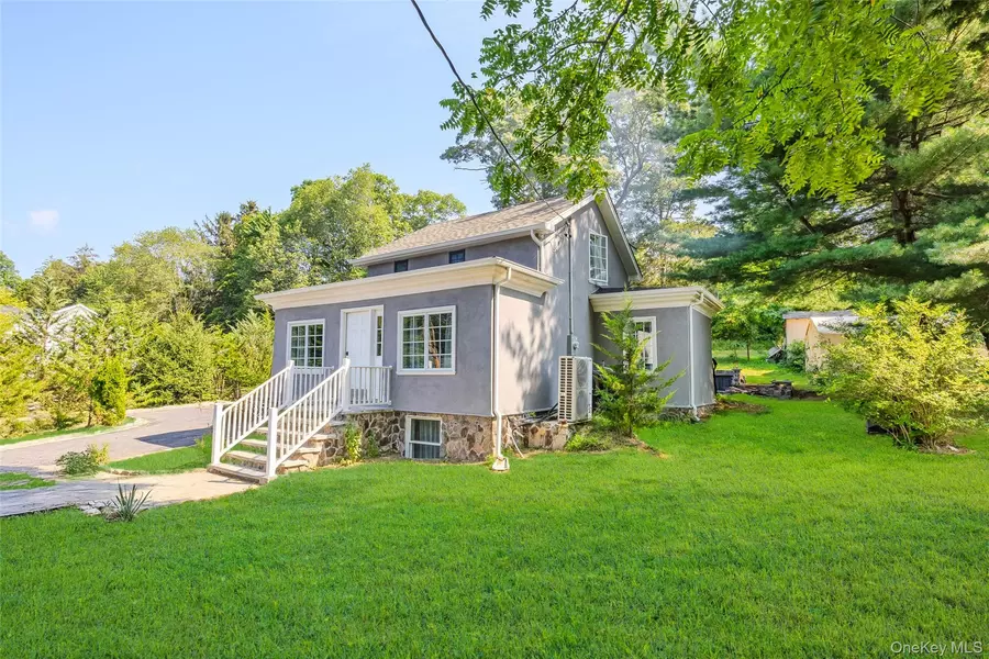 143 Rocky Point Landing RD, Rocky Point, NY 11778