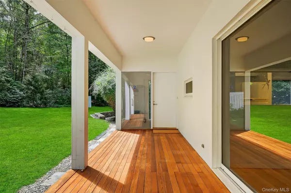 Yorktown Heights, NY 10598,1448 Old Logging RD