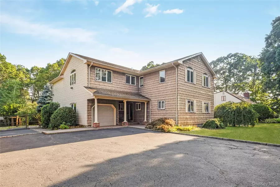 1340 Spur DR, Islip, NY 11751