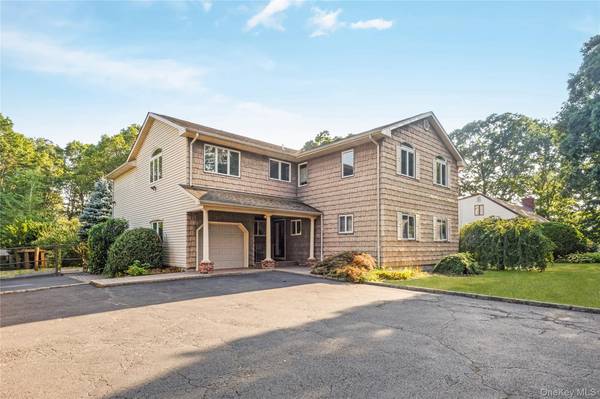 Islip, NY 11751,1340 Spur DR