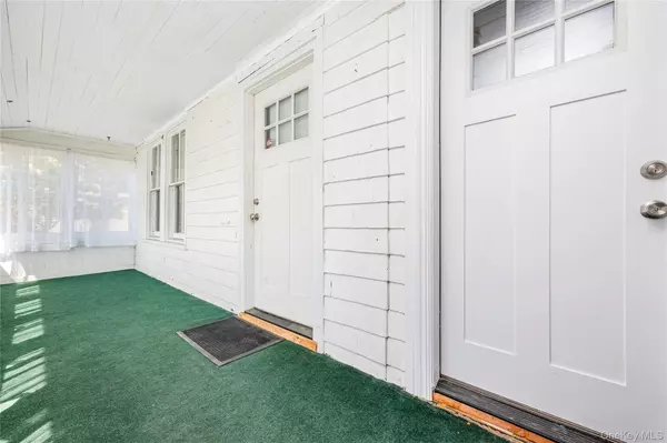 Islip, NY 11751,25 1st ST