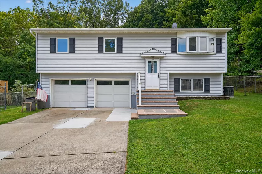 19 Half Hollow Turn, Monroe, NY 10950