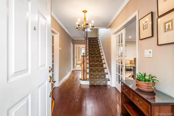 Flushing, NY 11358,33-47 158 ST
