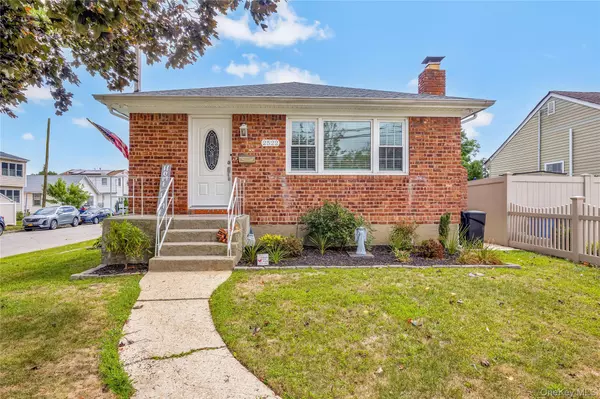 2522 Lincoln BLVD, Bellmore, NY 11710