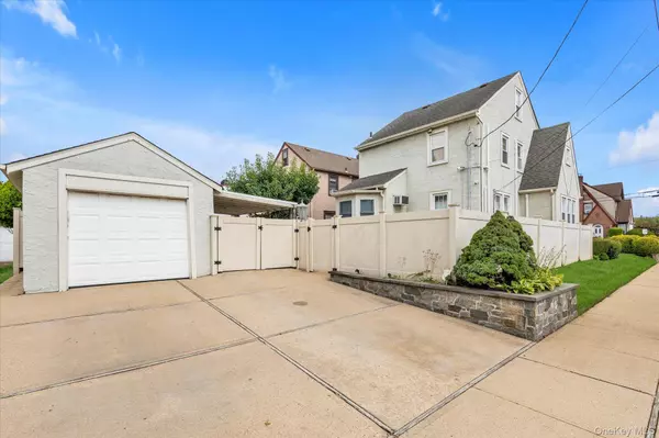 Valley Stream, NY 11580,174 N Grove ST