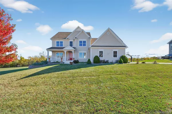 71 Ridgeline DR, Poughkeepsie, NY 12603