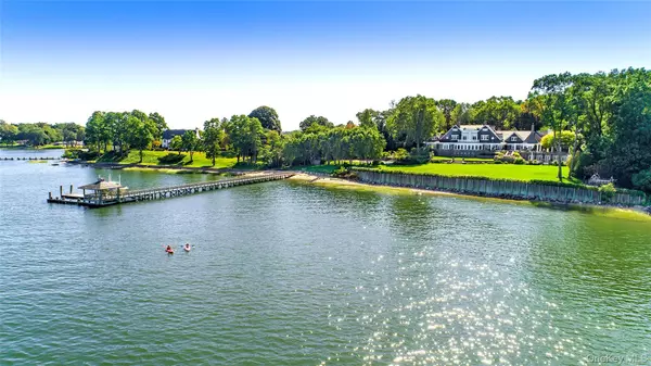 227 Dock LN, Great Neck, NY 11024