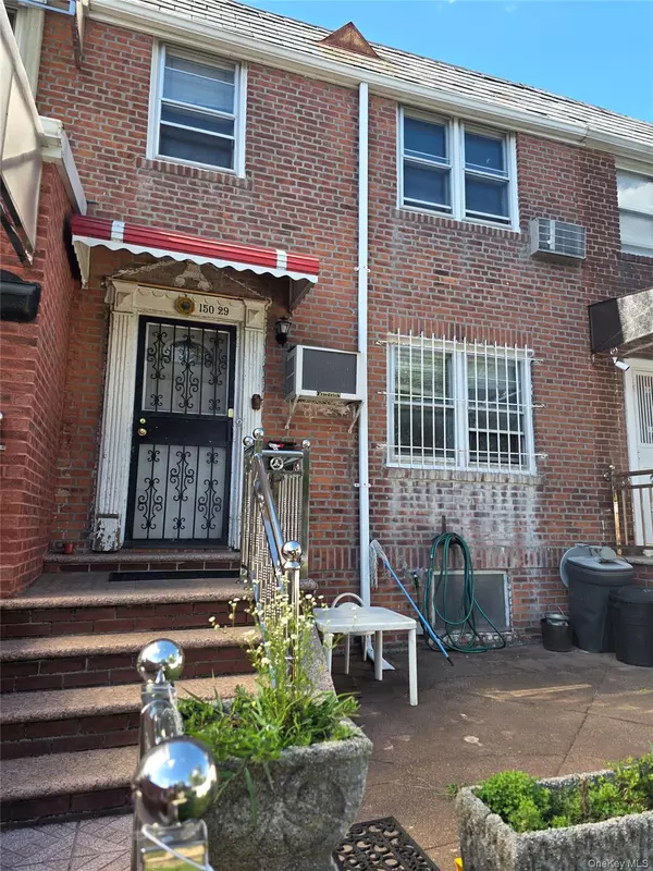150-29 77 RD, Flushing, NY 11367