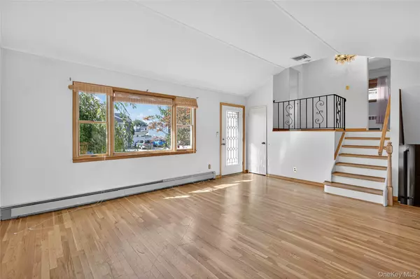 Seaford, NY 11783,4129 Duff PL