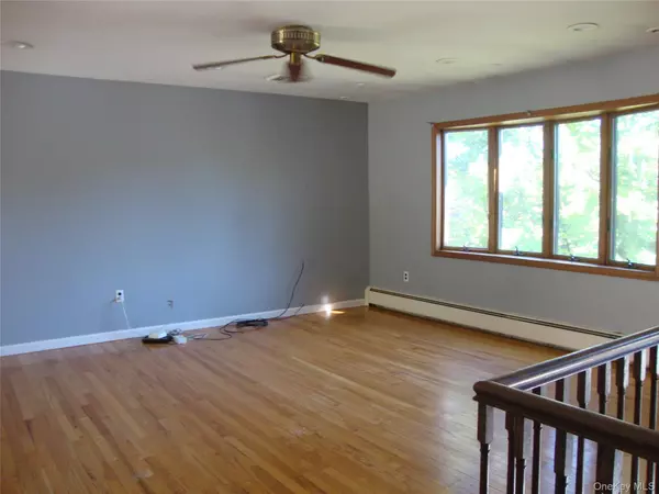 Monroe, NY 10950,8 O'Sullivan LN