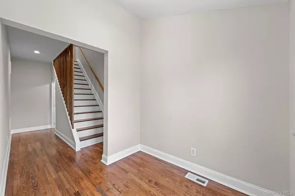 Amityville, NY 11701,51 Sterling PL