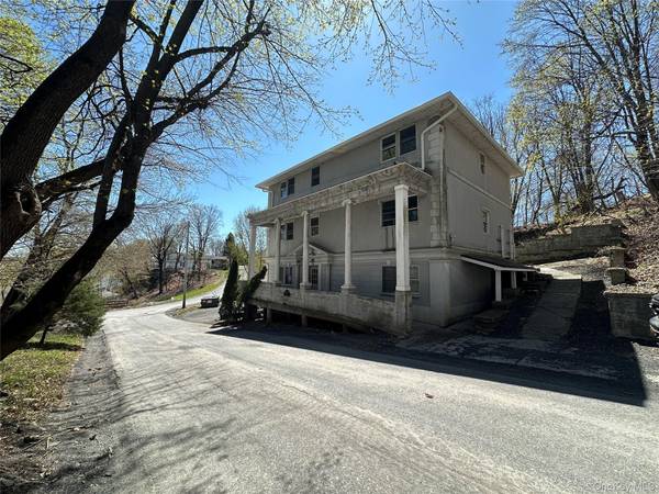 20 Bigelow RD ##1, Saugerties, NY 12477