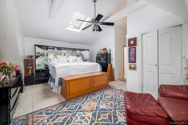 Elmont, NY 11003,631 Lenore LN