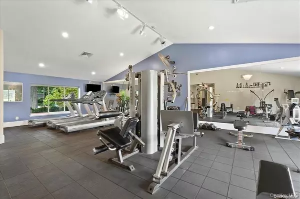 Middle Island, NY 11953,48 Kate CIR
