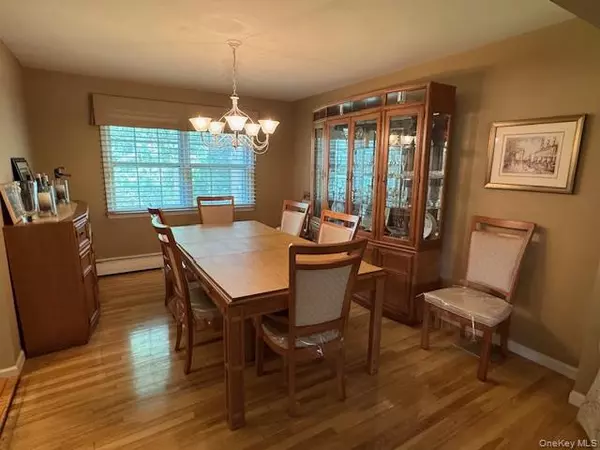 Spring Valley, NY 10977,23 Flint DR