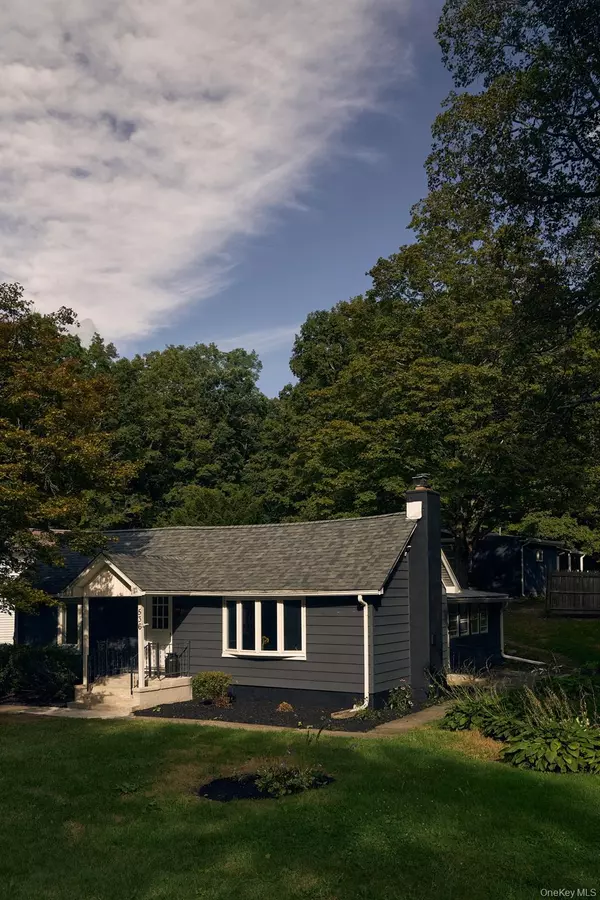 Rhinebeck, NY 12572,536 River RD