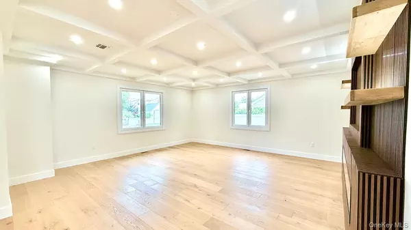 Levittown, NY 11756,60 Periwinkle RD