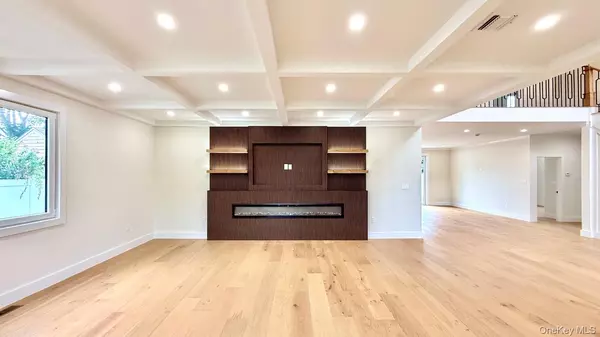 Levittown, NY 11756,60 Periwinkle RD