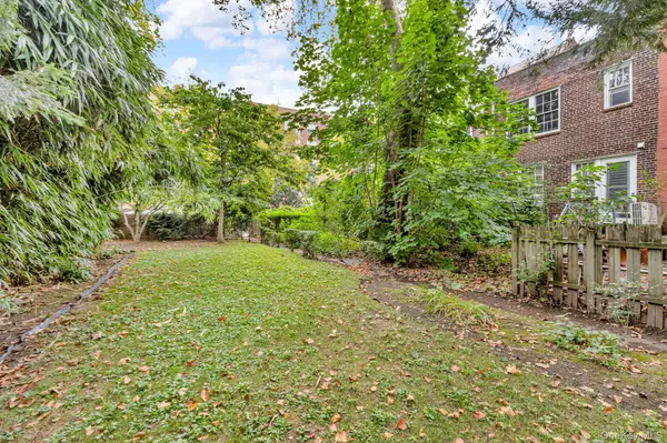 Sunnyside, NY 11104,39-06 47th Street
