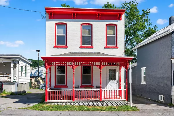 116 2nd ST, Port Ewen, NY 12417