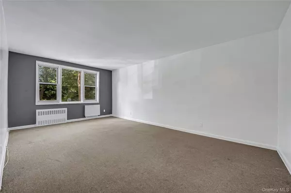 Yonkers, NY 10710,5 Sadore LN #3S