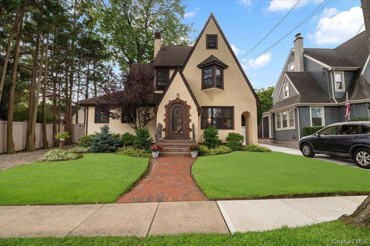 North Baldwin, NY 11510,2100 Ambrose CT