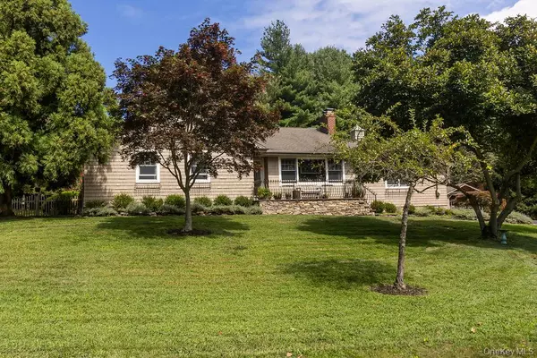 7 Mill Pond RD, Stony Brook, NY 11790