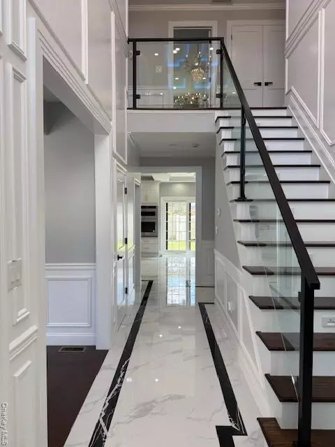 Hicksville, NY 11801,71 Cedar ST