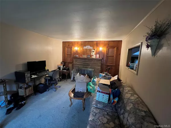 Miller Place, NY 11764,7 Magnolia LN