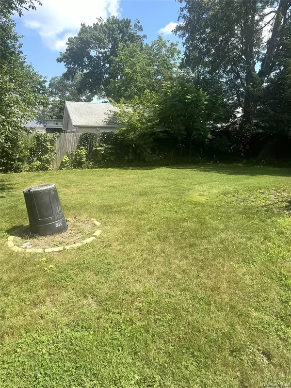 Bay Shore, NY 11706,39 Redmond AVE